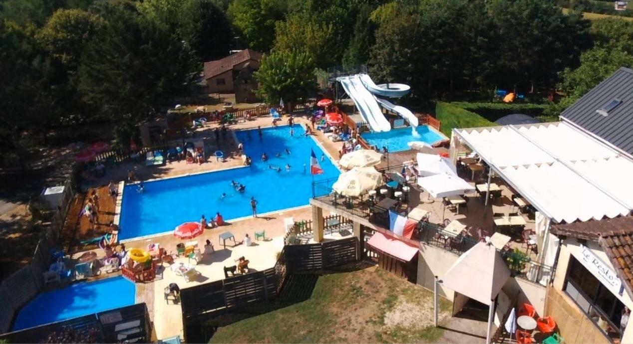 Camping Le Pigeonnier Saint-Crépin-et-Carlucet Zewnętrze zdjęcie