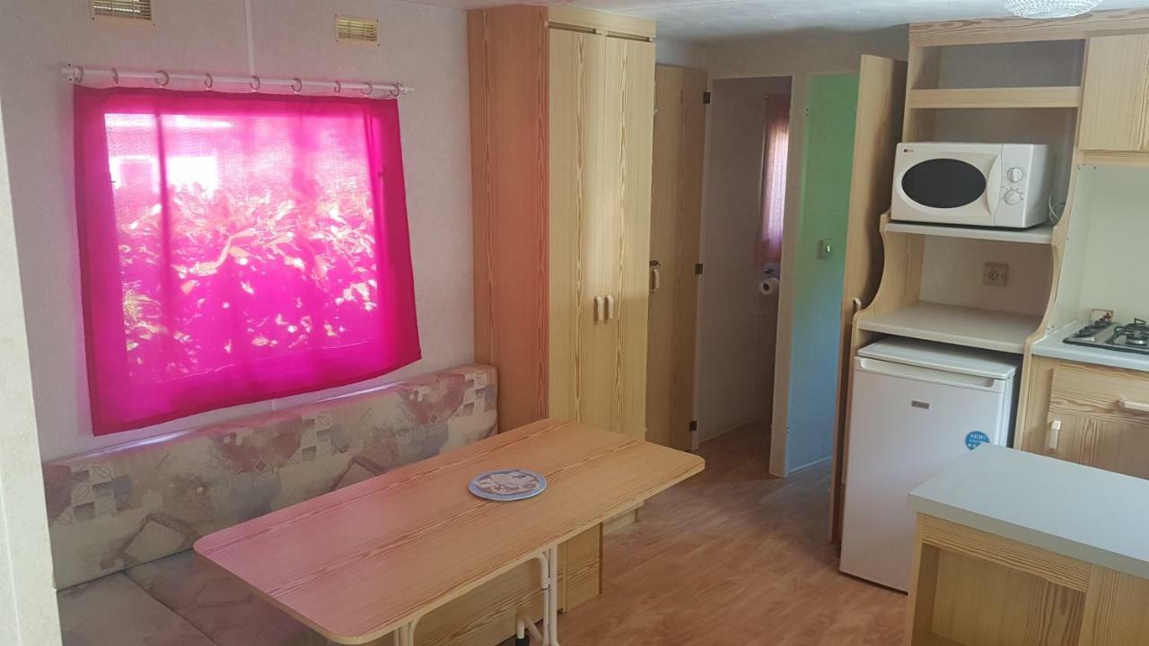Camping Le Pigeonnier Saint-Crépin-et-Carlucet Zewnętrze zdjęcie